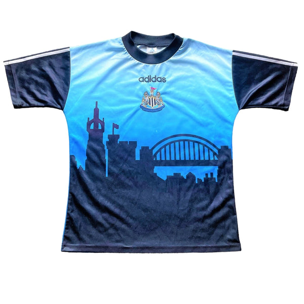 Retro Newcastle Training Shirt 1996/1997 Football Shirt